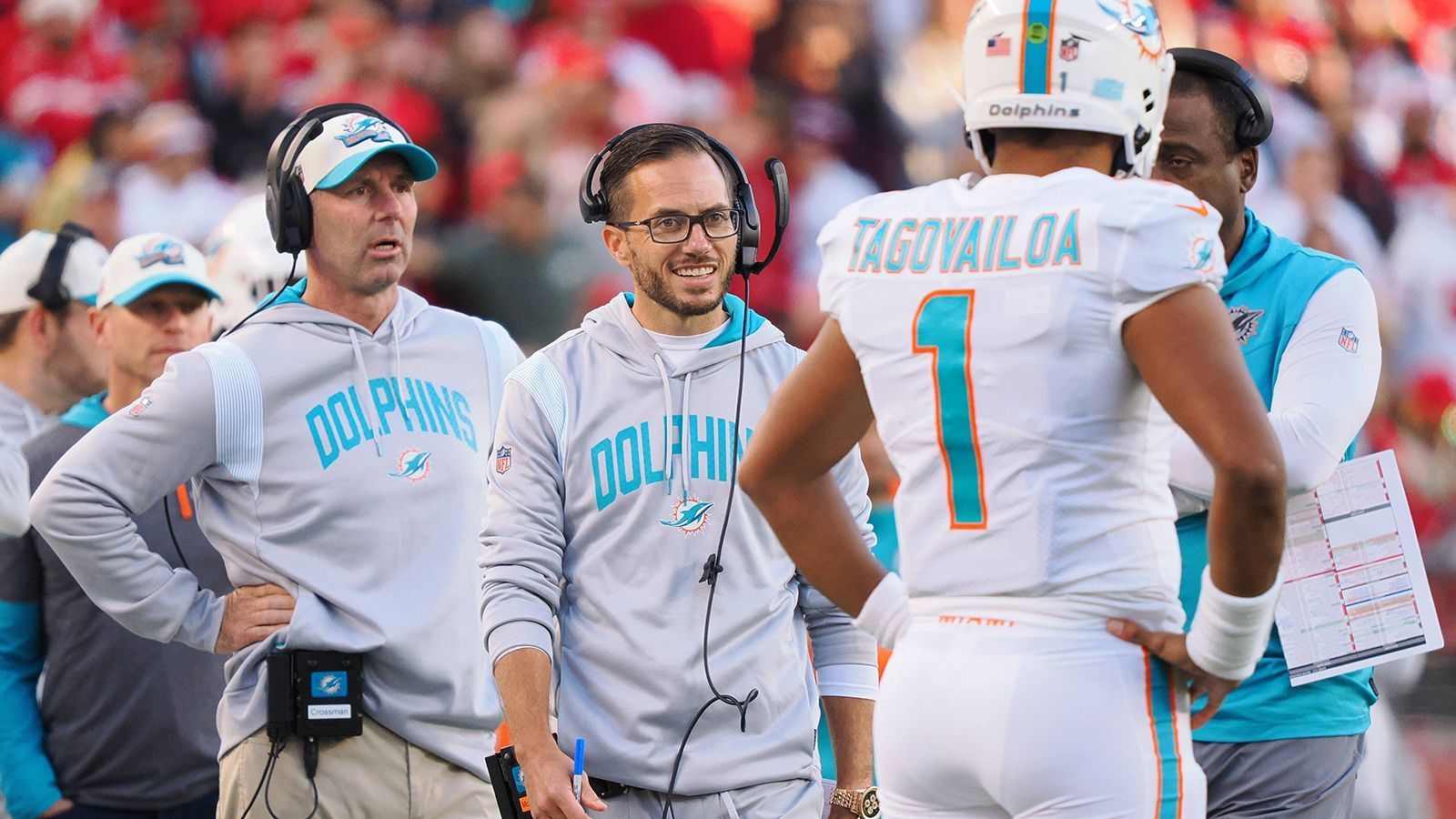 
                <strong>Miami Dolphins (8-4)</strong><br>
                Die Miami Dolphins dürften zum ersten Mal seit 2016 wieder in die Playoffs kommen. Mit acht Siegen und vier Niederlagen haben die Männer von Head Coach Mike McDaniel sogar noch Chancen auf den Divisionstitel.
              