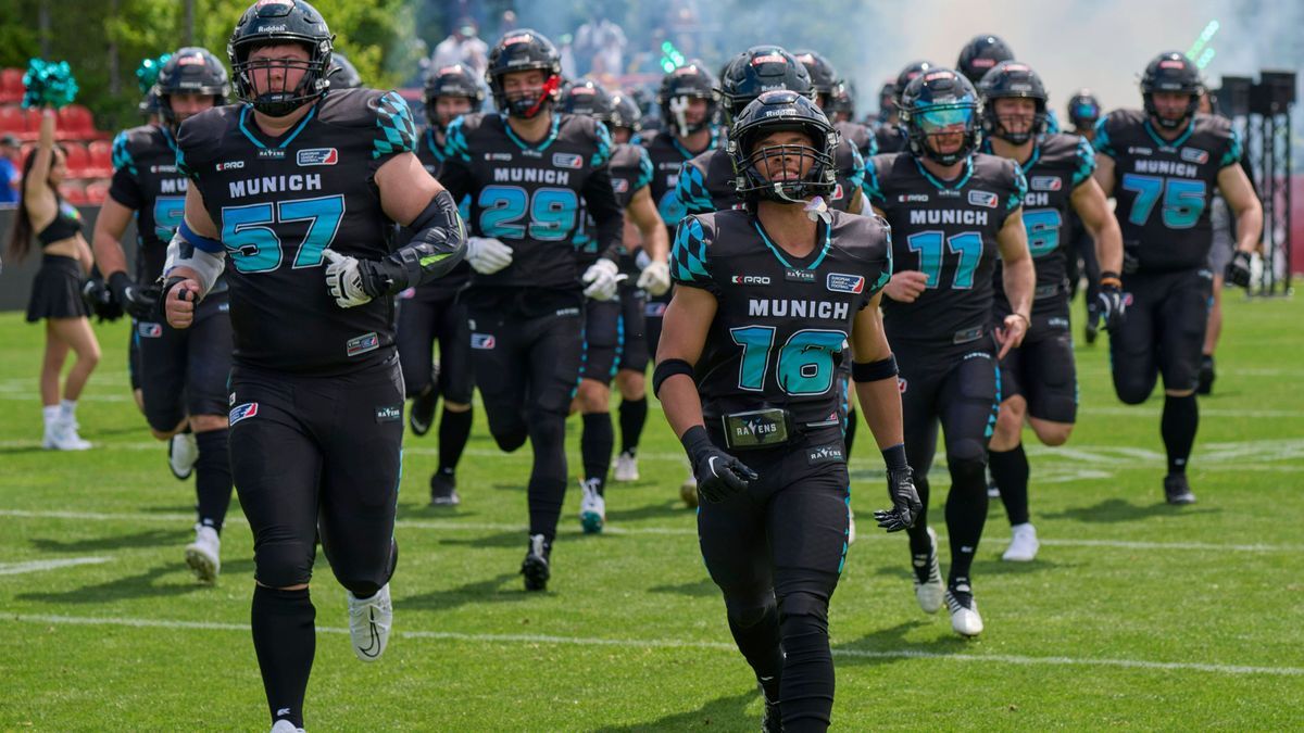 European League of Football (ELF), Munich Ravens vs Raiders Tirol München Unterhaching Sportpark Bayern Deutschland *** European League of Football ELF , Munich Ravens vs Raiders Tirol Munich Unter...