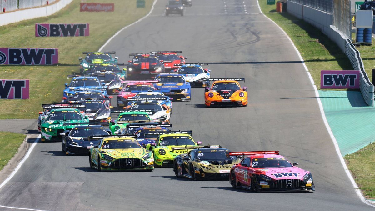 RECORD DATE NOT STATED Start Rennen 1, Samstag, GER, Motorsport, DTM 2025, Rennen 1, Motorsport Arena Oschersleben, 26.04.2025 GER, Motorsport, DTM 2025, Rennen 1, Motorsport Arena Oschersleben, 26...