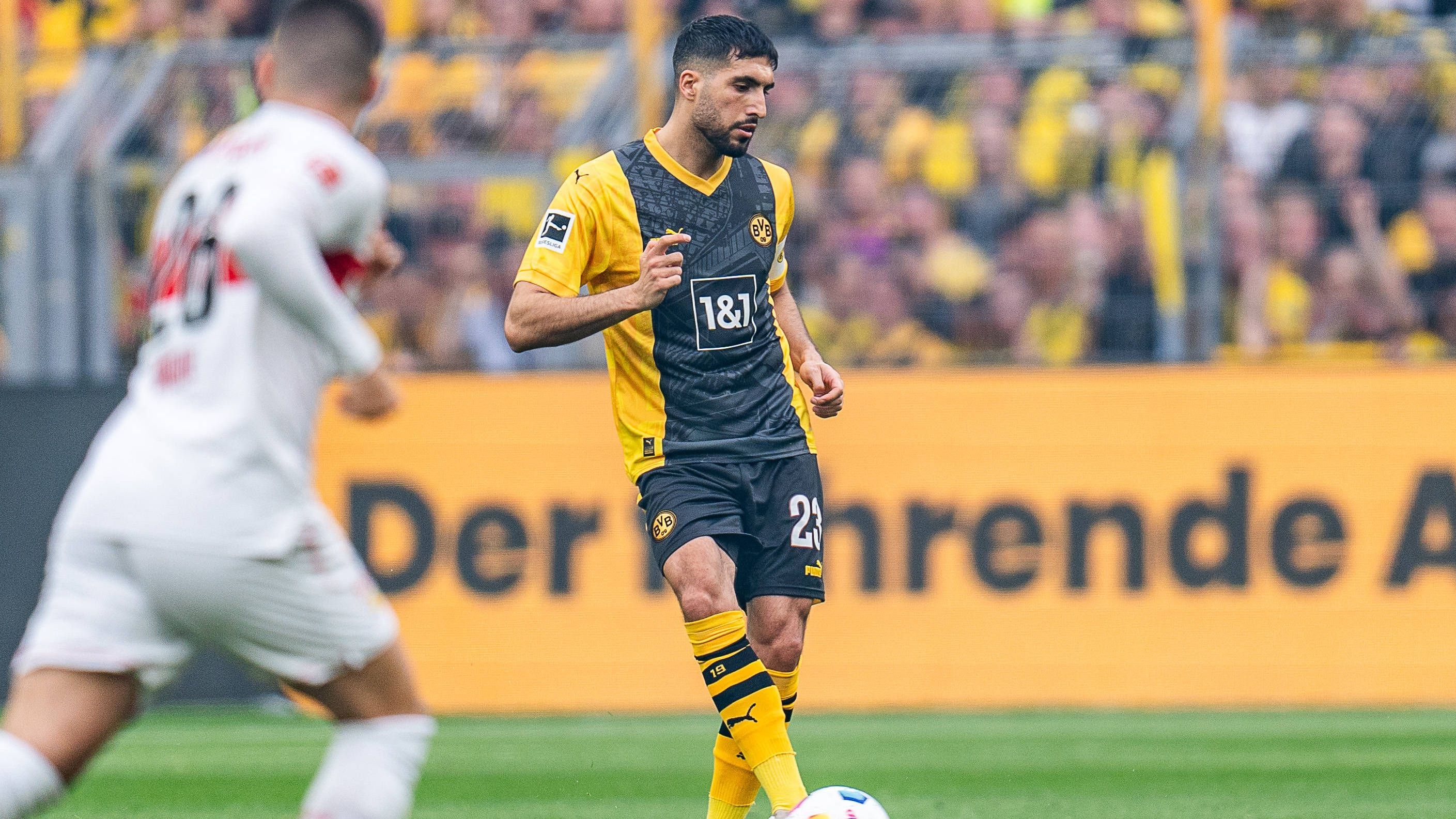 <strong>Emre Can</strong><br>Guter Abschluss in der Anfangsphase, einige starke Zweikämpfe im Defensivbereich. Auch offensiv schiebt er hin und wieder nach und sorgt so für eine gute Absicherung im Gegenpressing sowie eine weitere Anspielstation. Hat aber auch seine bekannten Limitationen im Spiel mit dem Ball. Unnötiger Fehlpass vor dem 0:1. <em><strong>ran</strong></em>-Note: 3.