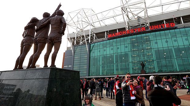 
                <strong>Platz 5: Old Trafford</strong><br>
                Platz 5: Old Trafford. Laut "Telegraph" liegt "etwas Magisches" im Old Trafford. Das Stadion von Manchester United wurde im südwestlichen Bezirk Trafford gebaut. Der ehemalige United-Spieler Bobby Charlton verpasste dem Stadion den Beinamen "Theater der Träume". Schaut man sich den Tabellenplatz der "Red Devils" an, ist aber noch Luft nach oben.
              