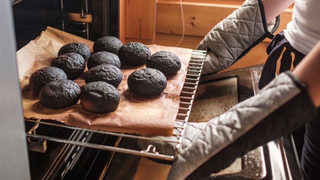 Egal ob verbrannt, versalzen oder verkocht – es gibt Ideen, wie wir Küchenkatastrophen retten können.