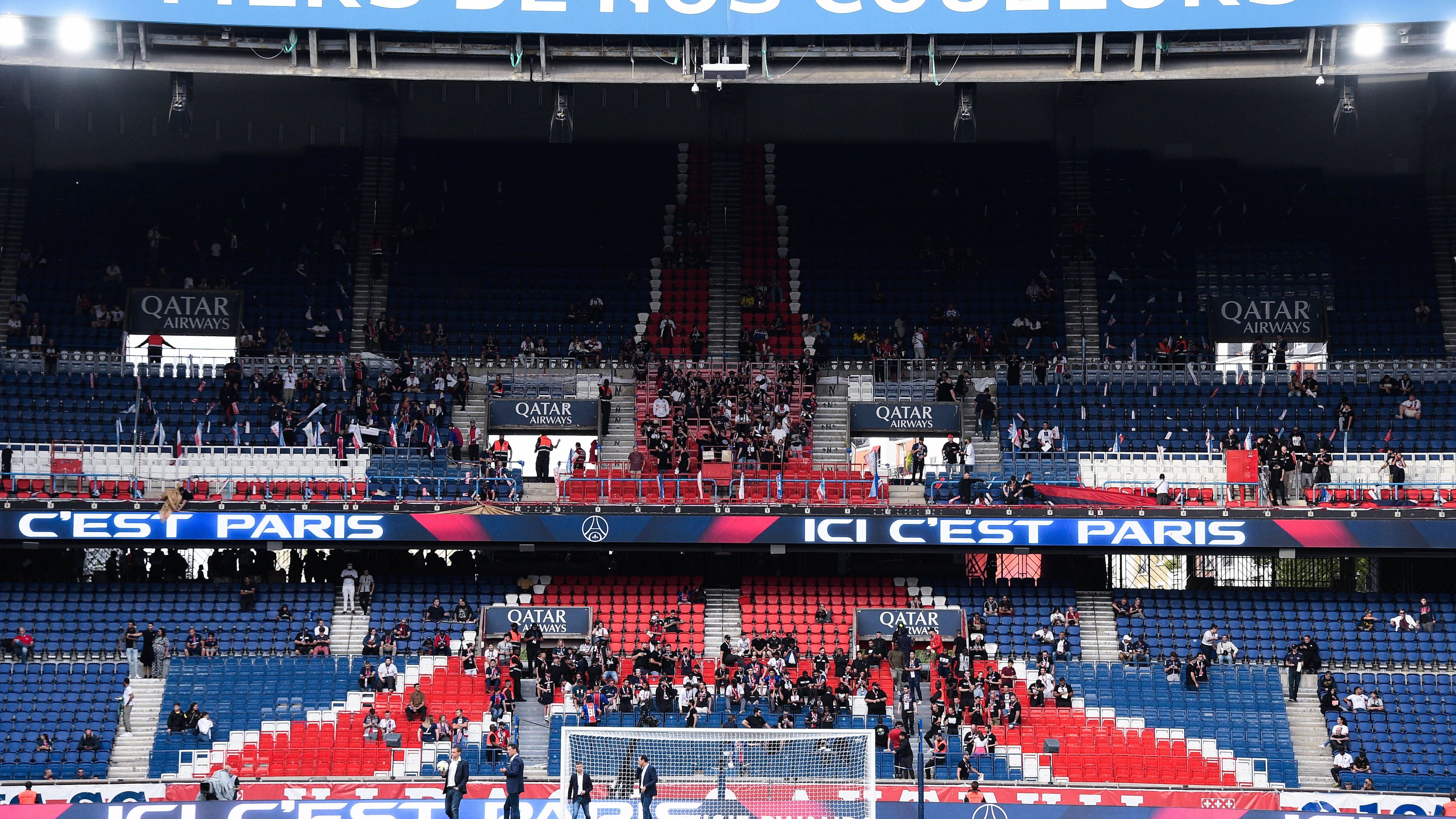 <strong>Parc de Princes (Paris)</strong><br>• Heimverein: Paris Saint-Germain<br>• Fassungsvermögen: 47.929 Plätze<br>• Eröffnet: 1897 (letzte Renovierung: 2016)