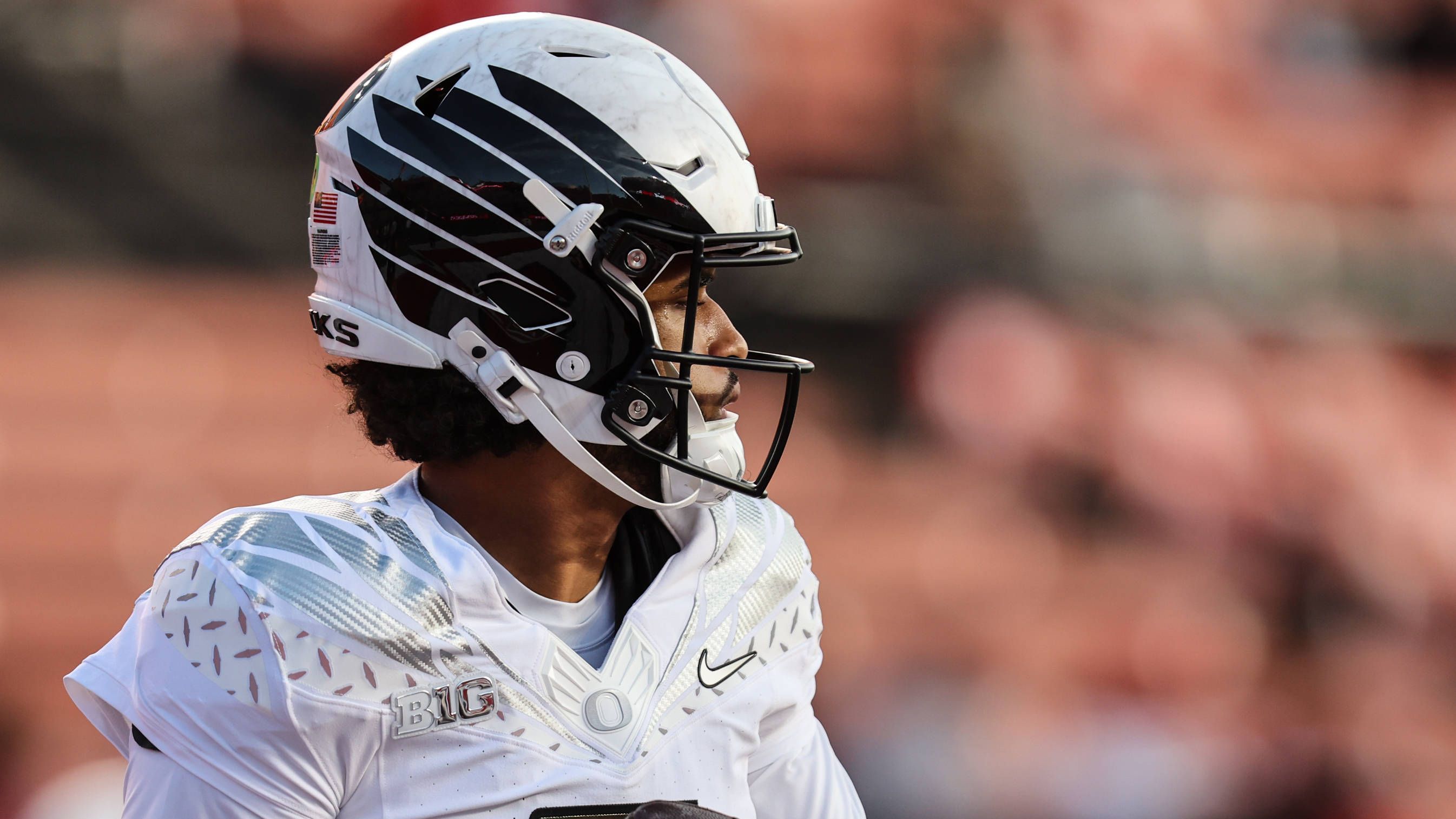 <strong>Platz 3: Dante Moore (Oregon Ducks)</strong> <br>Position: Quarterback<br>Quote: +600