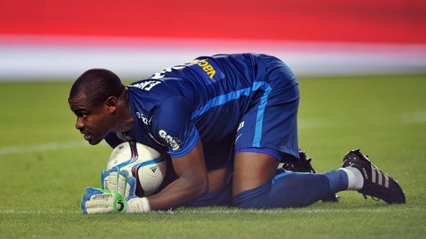 
                <strong>OSC Lille</strong><br>
                Platz 7 - OSC Lille: Dass eine niedrige Anzahl an Gegentoren aber nicht alles im Fußball ist, zeigen die Franzose von Lille. Keeper Vincent Enyeama kassierte bislang nur zwölf Gegentreffer in 17 Spielen (Schnitt: 0,71 Gegentore pro Spiel). Dennoch ist sein Team in der Ligue 1 nur auf Rang 13. Lille hat nämlich große Probleme Tore zu machen, erzielte in nur zwei Spielen mehr als einen eigenen Treffer.
              
