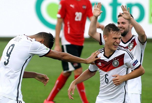 
                <strong>Die deutsche U19 steht im Finale!</strong><br>
                Finale! Zwei Wochen nach der WM kämpft der deutsche Nachwuchs um den nächsten Titel. Nach einem souveränen 4:0 gegen Österreich steht die deutsche U19 im EM-Endspiel gegen Portugal.
              