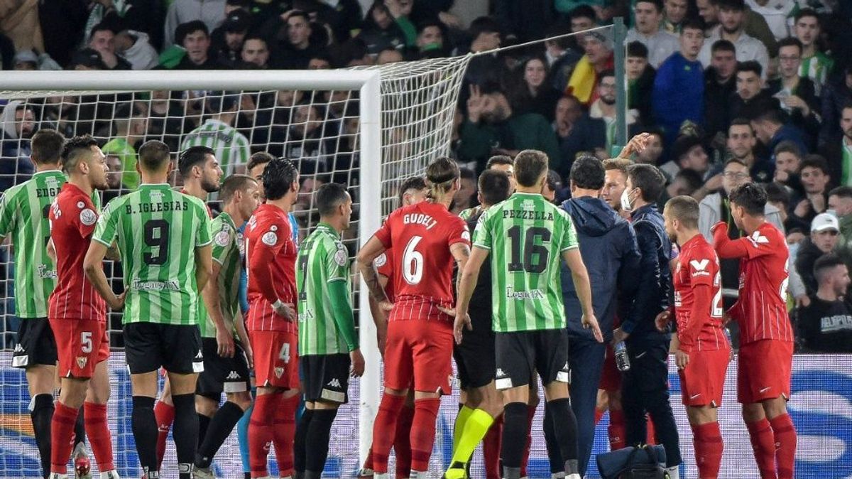 Fan-Eklat beim andalusischen Pokal-Derby