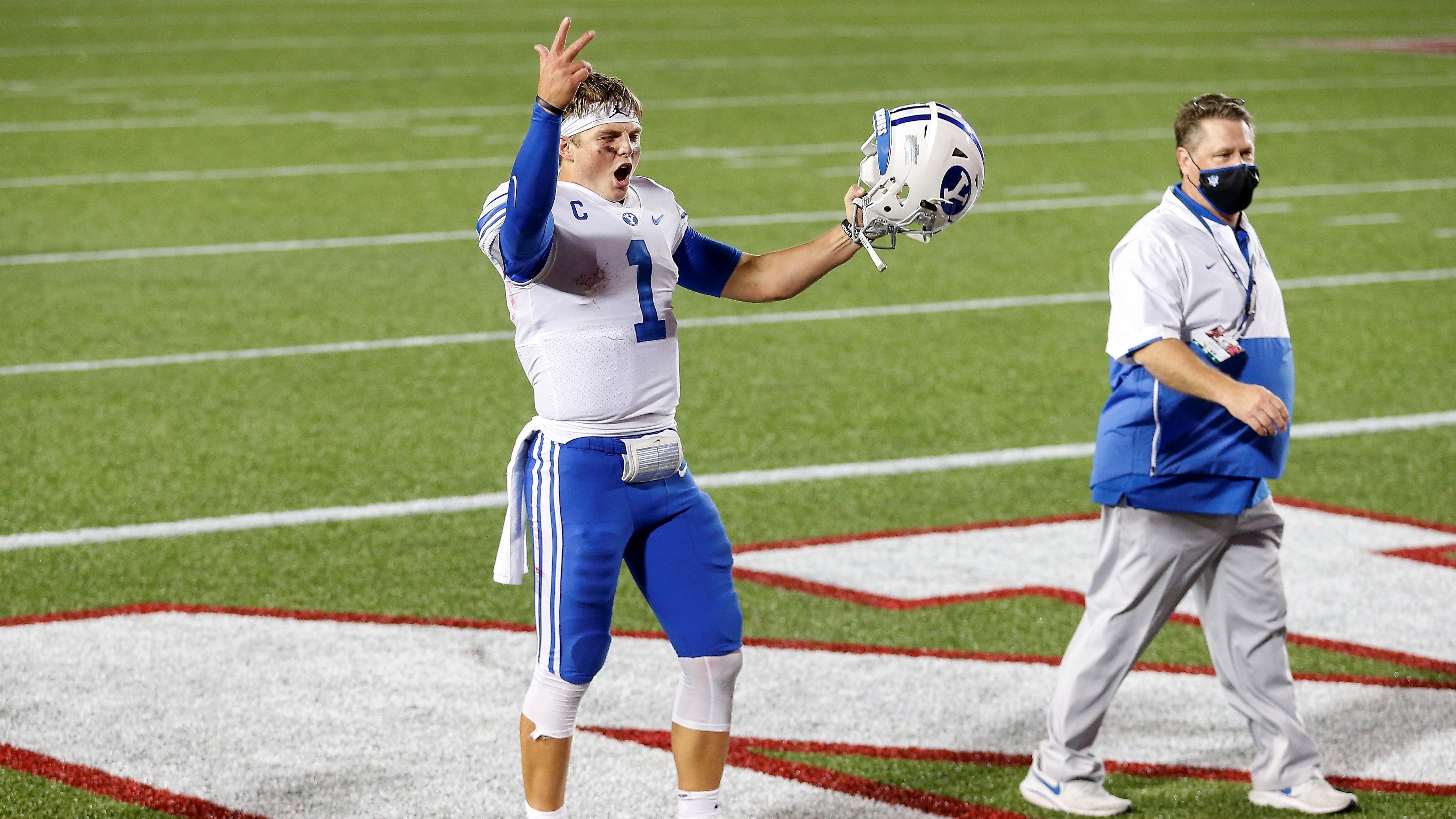 
                <strong>Starke College-Saison mit den BYU Cougars</strong><br>
                Wilson spielt seit 2020 als Starting-Quarterback für die BYU Cougars. Der 1,91-Meter-Mann zeichnet sich vor allem durch sein gutes Bewusstsein in der Pocket und seine geringe Fehlerquote aus. In der abgelaufenen Saison führte er das BYU-Team zu einer 11:1-Bilanz. Für die Cougars brachte er 73,5% Prozent aller Pässe für 3692 Yards an den Mann. Dabei warf er 33 Touchdown-Pässe und kam gerade einmal auf 3 Interceptions. 
              