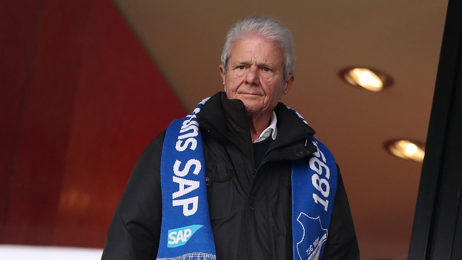 
                <strong>Sonderfall 1899 Hoffenheim</strong><br>
                Mehrheitsgesellschafter Dietmar Hopp hat das Minus bei 1899 Hoffenheim in der Vergangenheit immer wieder ausgeglichen. Doch zunehmend wird der Klub von den Finanzspritzen seines Mäzens unabhängig. In Zukunft soll die TSG finanziell ganz auf eigenen Beinen stehen.
              