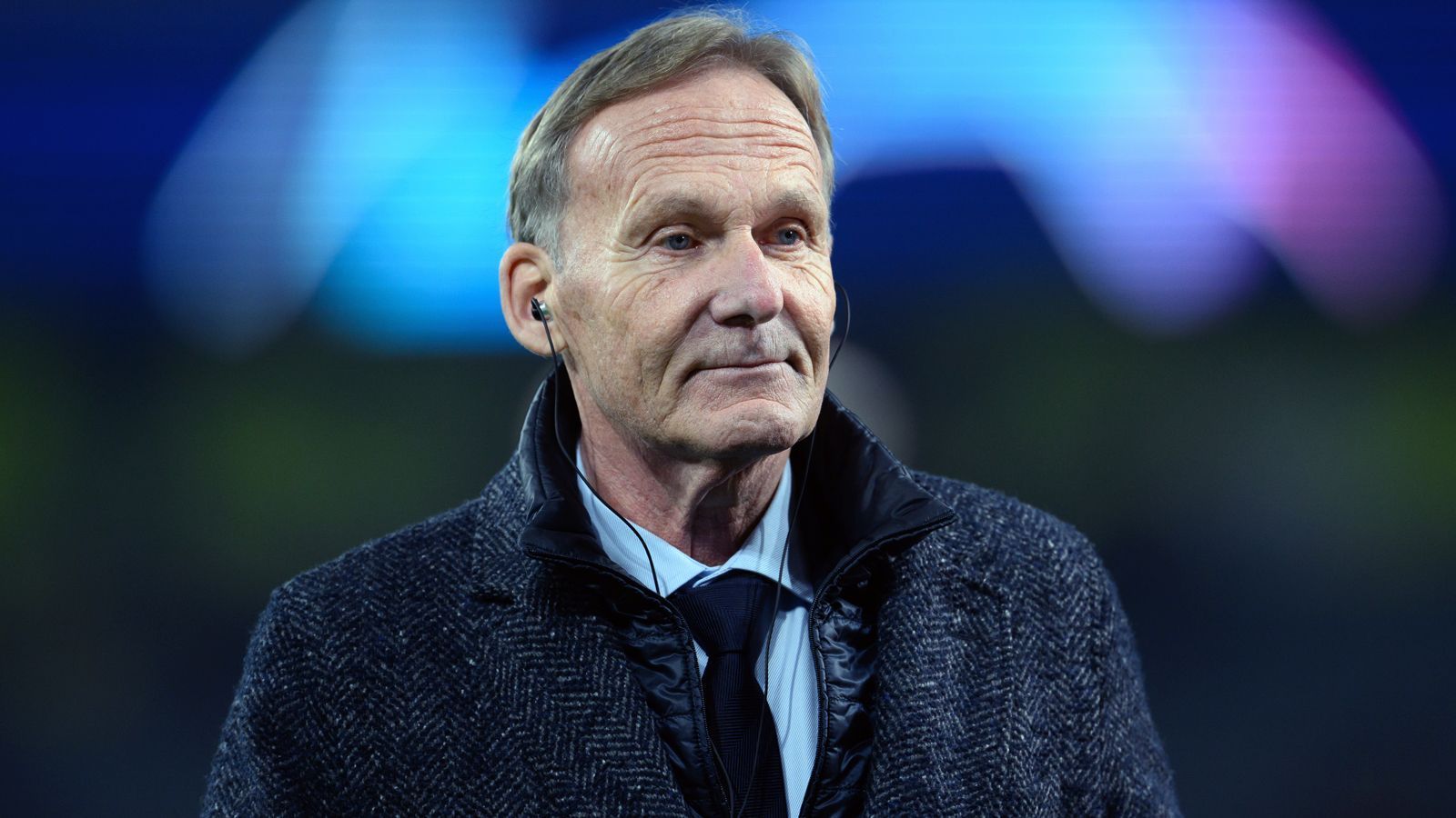 
                <strong>Hans-Joachim Watzke</strong><br>
                Der aktuelle DFB-Vizepräsident Hans-Joachim Watzke ist als starker Mann neben Präsident Bernd Neuendorf nun gefordert. Er soll die sportliche Kompetenz der Bundesliga reinbringen und ist in die Nachfolger-Suche von Oliver Bierhoff involviert, für dessen Aus er wohl maßgeblich mitverantwortlich war. Dass er aber selbst ins operative Geschäft beim DFB eingreift, ist kaum denkbar. 
              