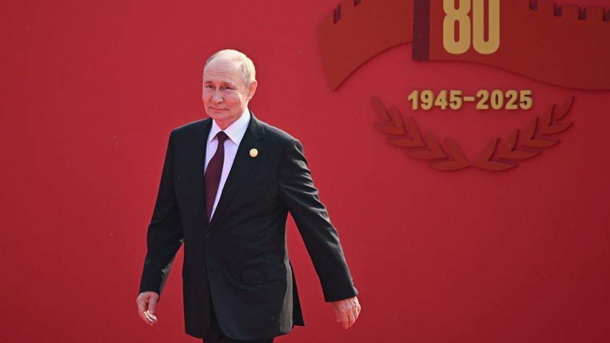 Putin bei der Militärparade in Peking: Der Kreml dementiert eine Verschwörung gegen die USA.