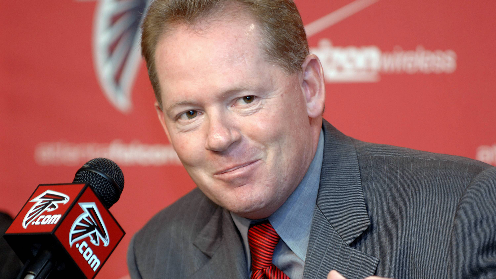 
                <strong>Bobby Petrino </strong><br>
                2006 von Louisville zu den Atlanta Falcons: 3-10 (.231 Winning Percentage).
              