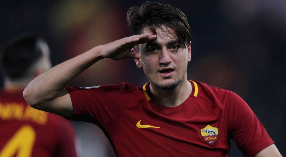 
                <strong>Cengiz Ünder (Sturm)</strong><br>
                Das 20-jährige türkische Talent wurde gegen Barca für Schick eingewechselt und schlug kurz darauf die Ecke zum entscheidenden 3:0 durch Manolas für die Roma. Die Italiener holten Ünder im vergangenen Sommer für fünf Millionen Euro von Basaksehir in die "ewige Stadt". Nicht viel Kohle, wenn man bedenkt, dass er in der Serie A bereits fünf Tore in 21 Spielen und in der Königsklasse einen Treffer in drei Partien erzielen konnte. Definitiv ein Mann für die Zukunft beim AS Rom.
              