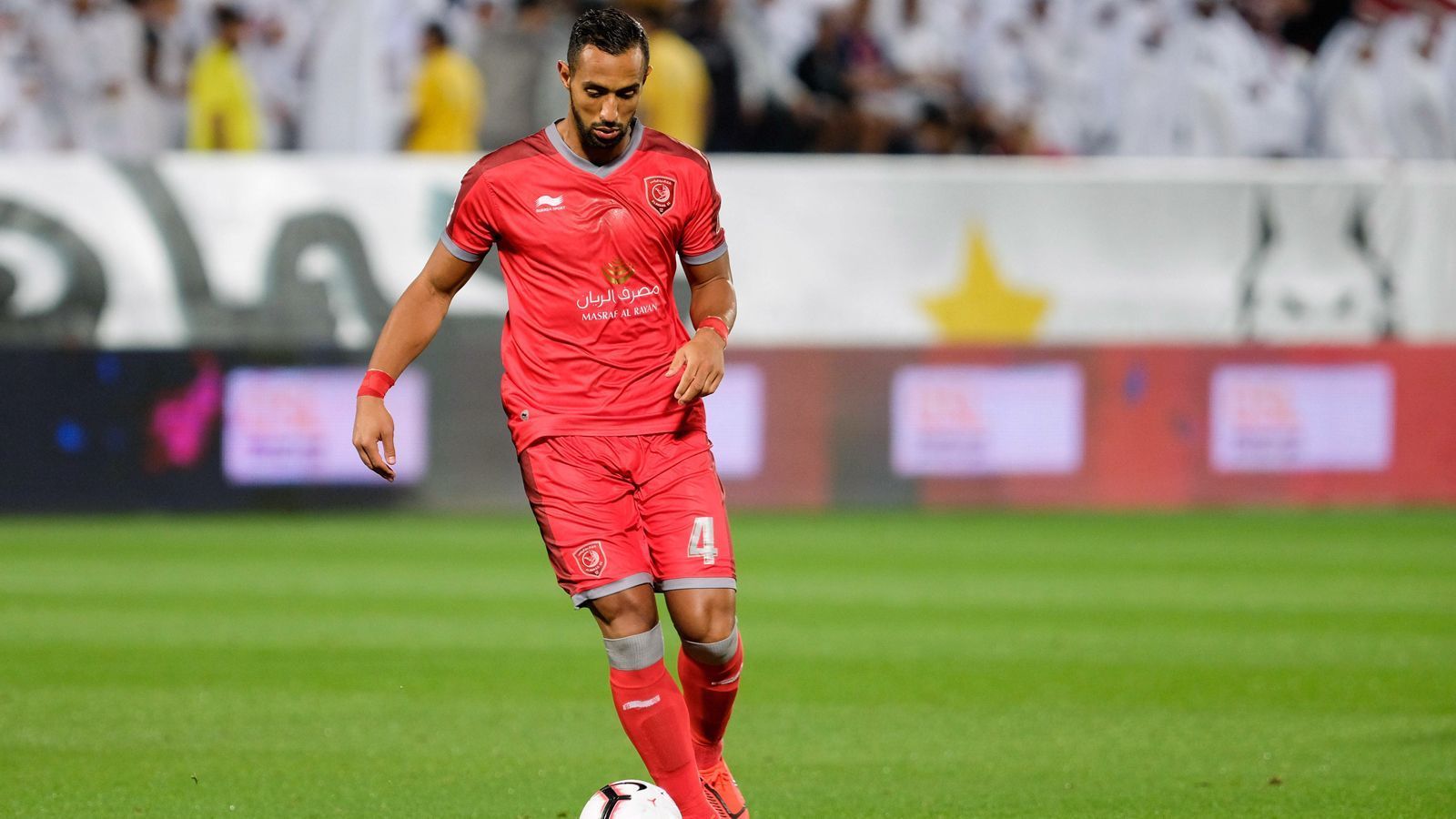 
                <strong>Medhi Benatia (Al Duhail Sports Club)</strong><br>
                Falls Mandzukic noch Infos über die Liga in Katar benötigt, könnte er direkt bei seinem früheren Juve-Mannschaftskollegen Medhi Benatia nachfragen. Der Marokkaner spielt seit Anfang 2019 für den Al Duhail Sports Club. Wie die Turiner damals bestätigten, zahlte Al Duhail acht Millionen Euro Ablöse für den Verteidiger, der zuvor ausschließlich in Europa kickte - unter anderem auch für den FC Bayern. In Katar wird Benatia vom früheren Mourinho-Gefolgsmann Rui Faria trainiert.
              