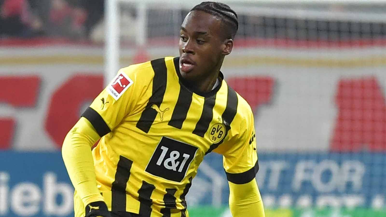 
                <strong>Jamie Bynoe-Gittens</strong><br>
                Kommt nach gut 70 Minuten für Adeyemi. Der junge Brite hat aber keine auffälligen Szenen in der Offensive. ran-Note: 4
              