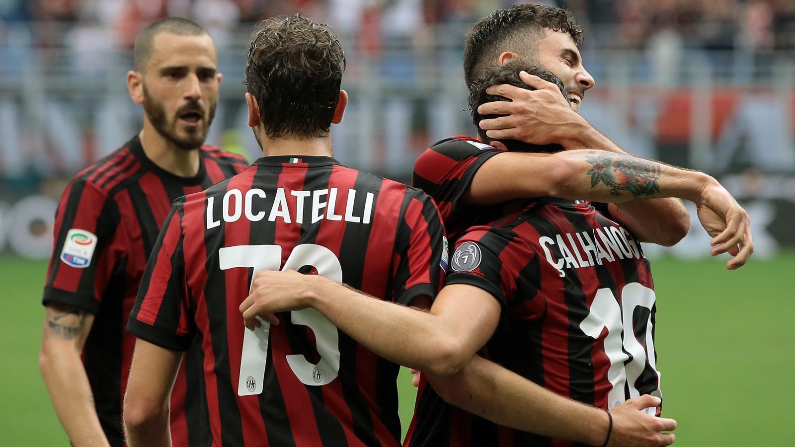 
                <strong>Platz 11 - AC Milan (Italien)</strong><br>
                Social-Media-Fans gesamt: 36,1 MillionenFacebook: 25,1 MillionenTwitter: 6,7 MillionenInstagram: 4,3 Millionen
              