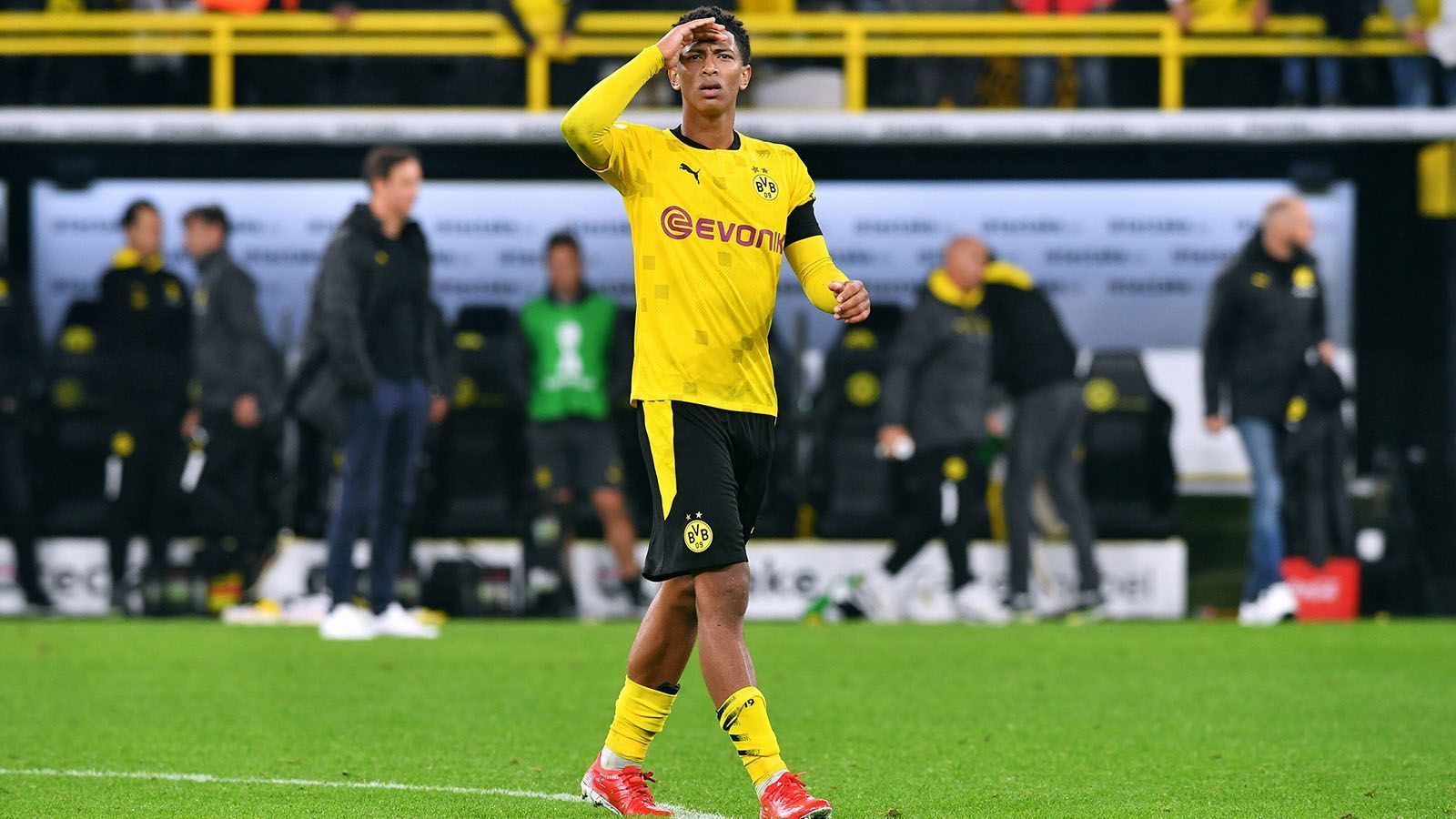 
                <strong>Platz 2: Borussia Dortmund</strong><br>
                Revierrivale Borussia Dortmund sorgt bei 9,5 Prozent der Teilnehmenden der Umfrage für große Abneigung.
              