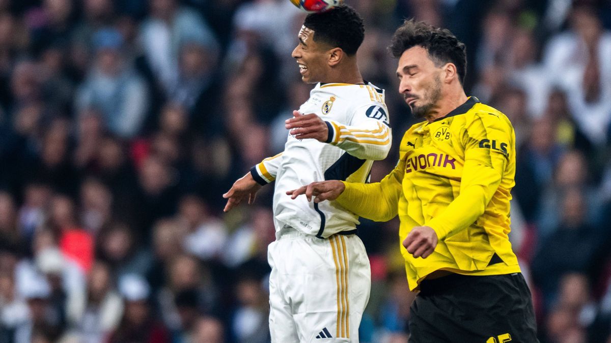 240601 Jude Bellingham of Real Madrid and Mats Hummels of Dortmund during the UEFA Champions League final between Dortmund and Real Madrid on June 1, 2024 in London. Photo: Petter Arvidson BILDBYRA...