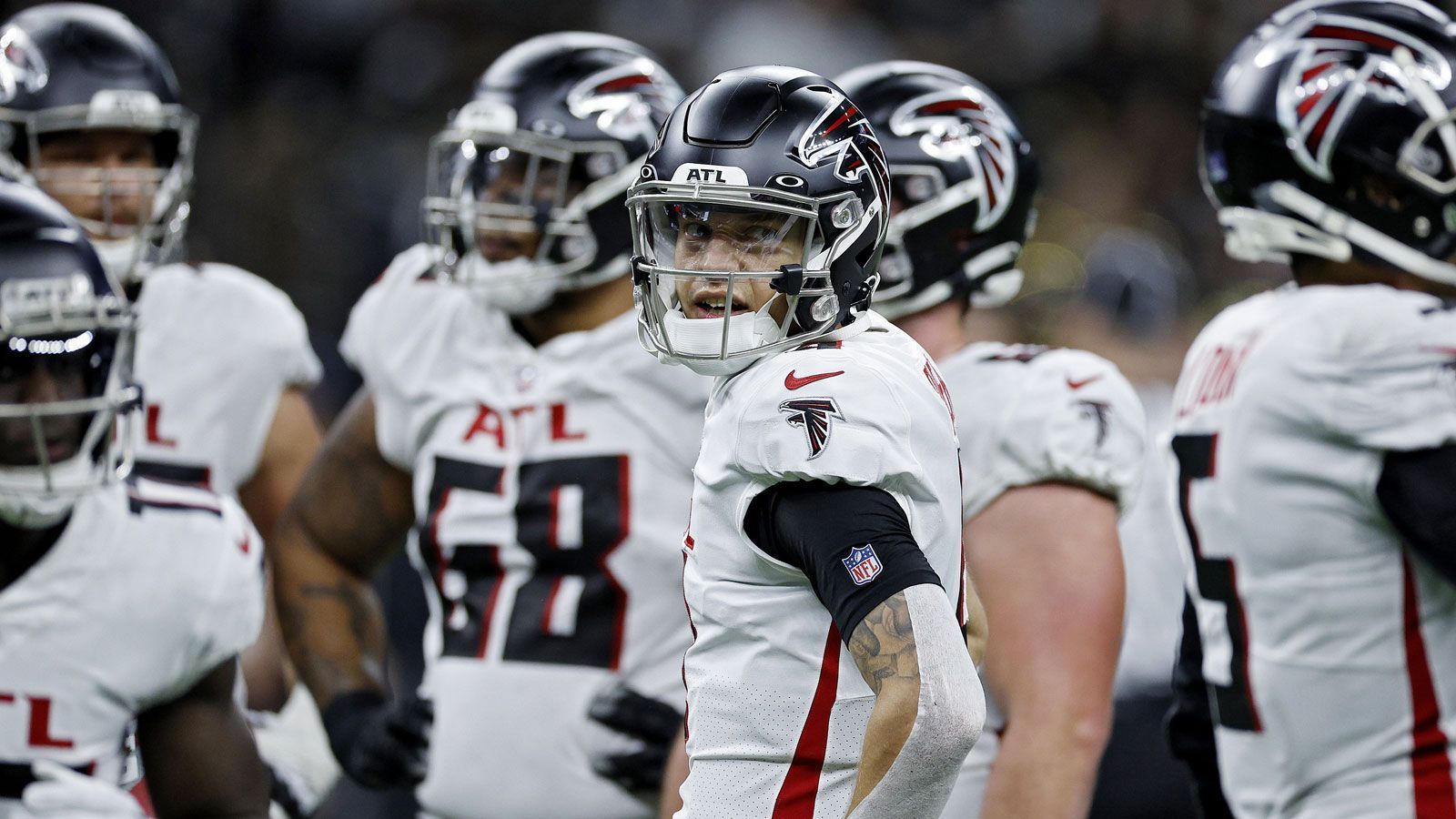 
                <strong>Atlanta Falcons (NFC South)</strong><br>
                Die Carolina Panthers und New Orleans Saints sammelten am 16. Spieltag wichtige Siege im "Schnecken-Rennen" um den Division-Titel in der NFC South. Die Atlanta Falcons verbuchten derweil eine 9:17-Niederlage gegen die Baltimore Ravens und verpassen damit zum fünften Mal in Folge die Playoffs.
              