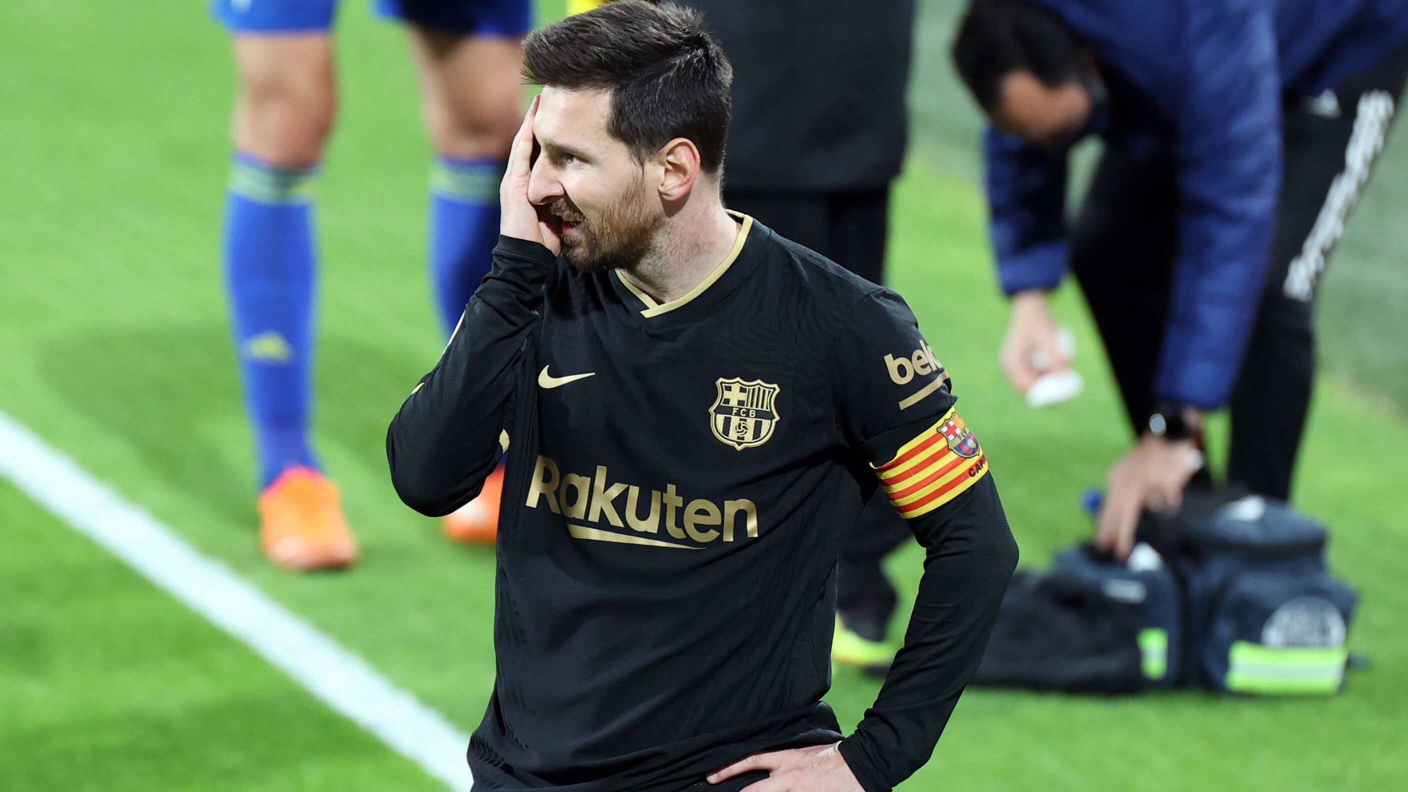 
                <strong>Großteil der Summe bereits auf dem Konto</strong><br>
                Bis zum heutigen Tag soll Messi bereits 92 Prozent der Summe erhalten haben. Das entspricht knapp 511 Millionen Euro. Abzüglich der Steuerausgaben blieben Messi laut "El Mundo" somit knapp 297 Millionen Euro Netto übrig. Das entspricht einem Tagesgehalt von rund 210.000 Euro.
              