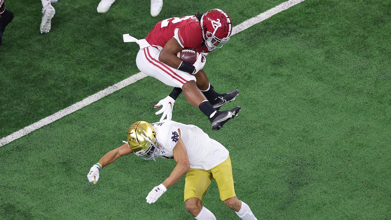 
                <strong>18. Pick: Miami Dolphins - Najee Harris, RB</strong><br>
                Mit dem sechsten Pick haben die Dolphins bereits einen Bodyguard für Quarterback Tua Tagovailoa verpflichtet, Running Back Najee Harris soll ihn zusätzlich entlasten und das Laufspiel ankurbeln.
              
