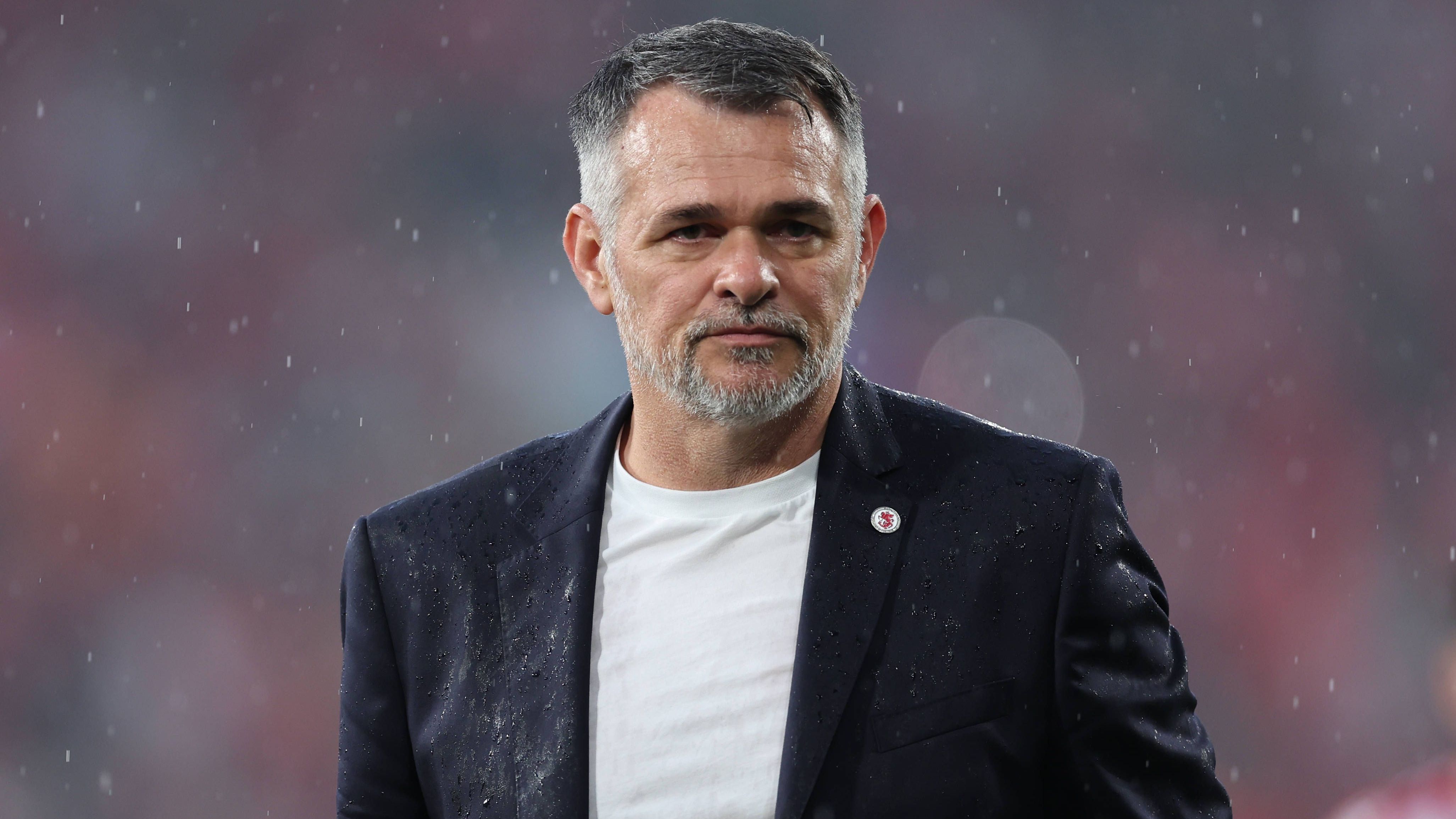 <strong>Ein alter Bekannter</strong><br>An Georgiens Seitenlinie coacht Willy Sagnol. Der Franzose war jahrelang Verteidiger beim FC Bayern.