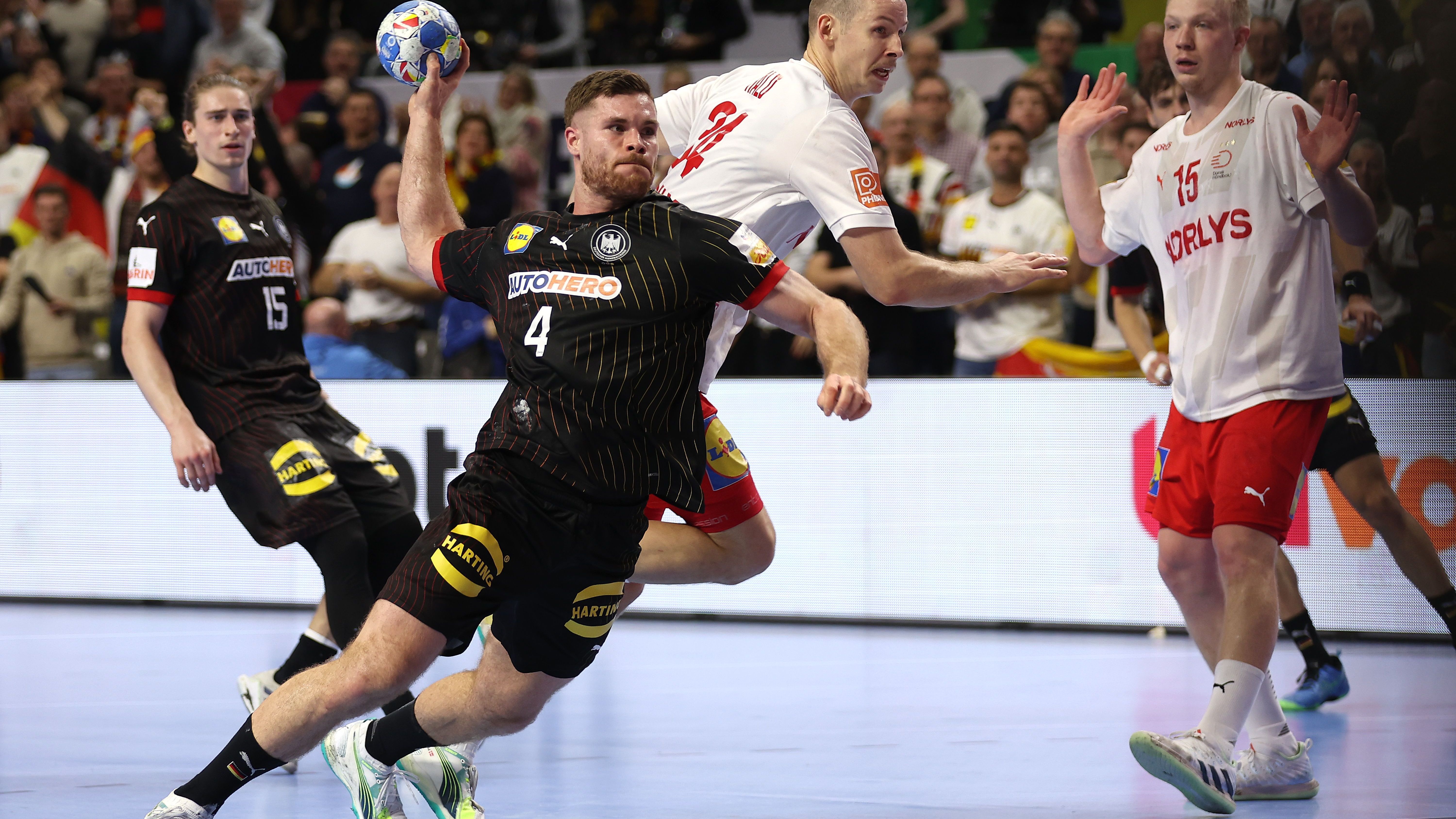 <strong>Deutschland vs. Dänemark: Noten zum EM-Halbfinale</strong><br>Die DHB-Auswahl hat trotz eines großen Kampfes gegen Top-Favorit Dänemark die Sensation und das EM-Finale verpasst. <em><strong>ran</strong></em> zeigt die Noten und Einzelkritiken der deutschen Stars zum Halbfinal-Kracher.