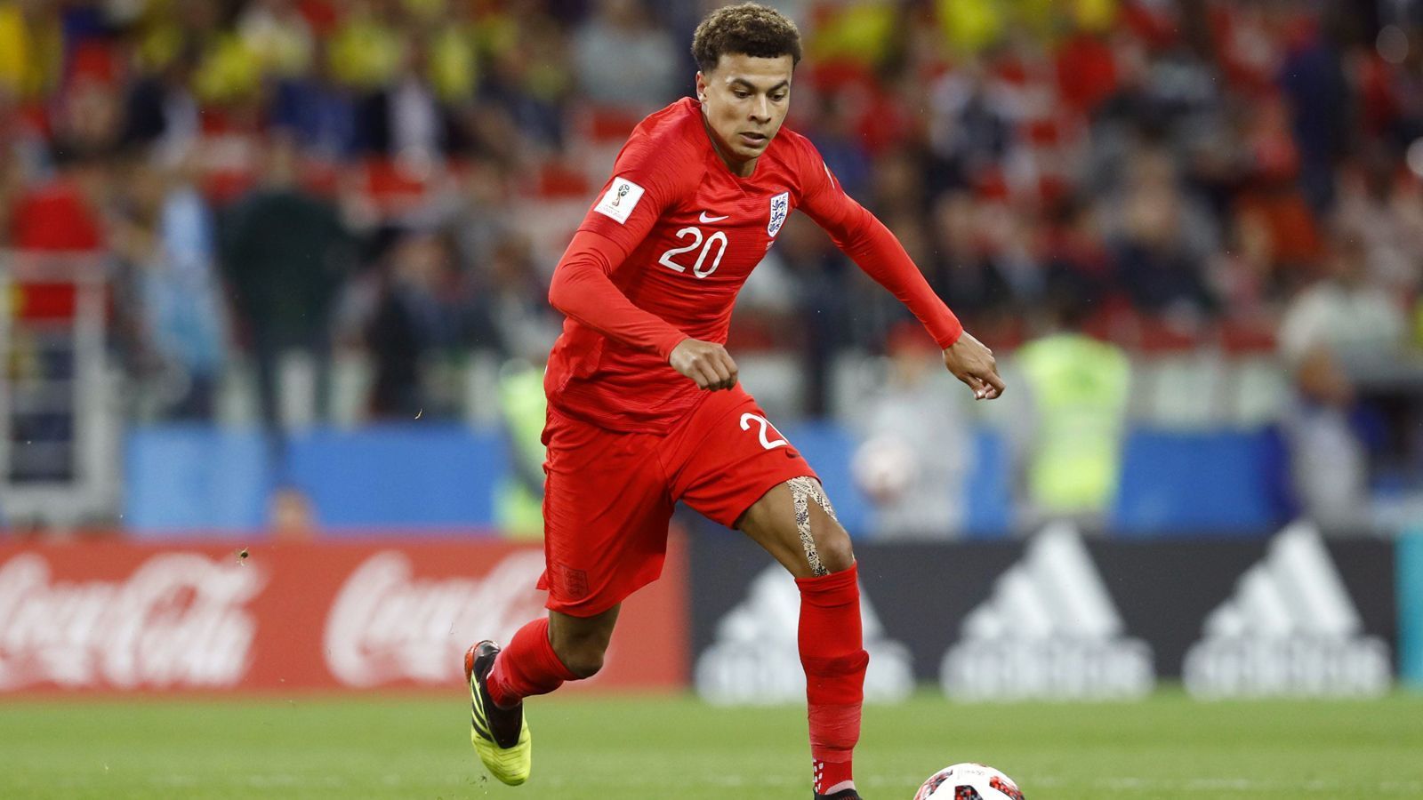 
                <strong>Dele Alli</strong><br>
                Irrlichtert knapp eine Stunde lang orientierungslos durch das englische Mittelfeld, steht in der 59. Minute dann aber goldrichtig und nickt zum 2:0 für die "Three Lions" ein. Auch ein Qualitätsmerkmal. ran-Note: 2
              