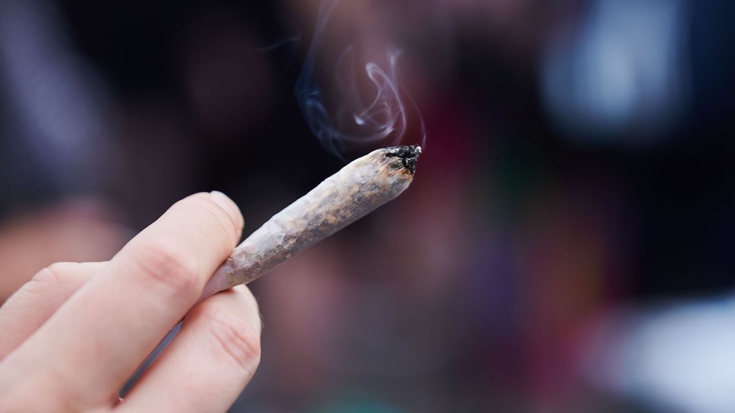Noch immer stellen sich zahlreiche Expert:innen gegen die geplante Cannabis-Legalisierung.