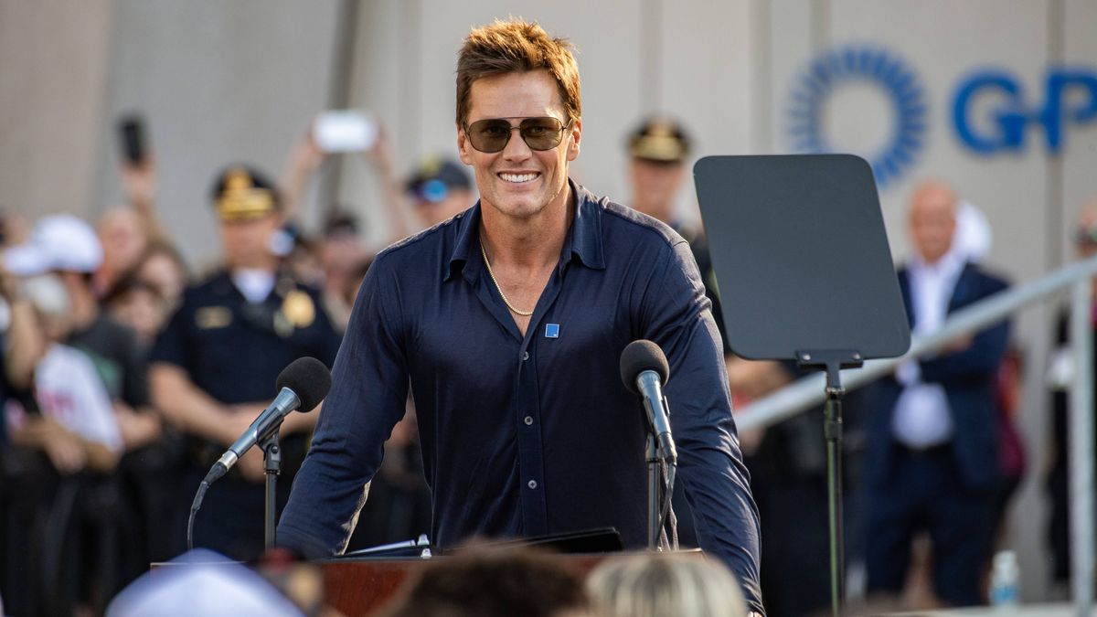 Tom brady arrives at his statue unveiling ceremony in Foxborough MASSACHUSETTS, UNITED STATES - AUGUST 8: Tom Brady speaks at his statue unveiling ceremony at Gillette Stadium in Foxborough, Massac...