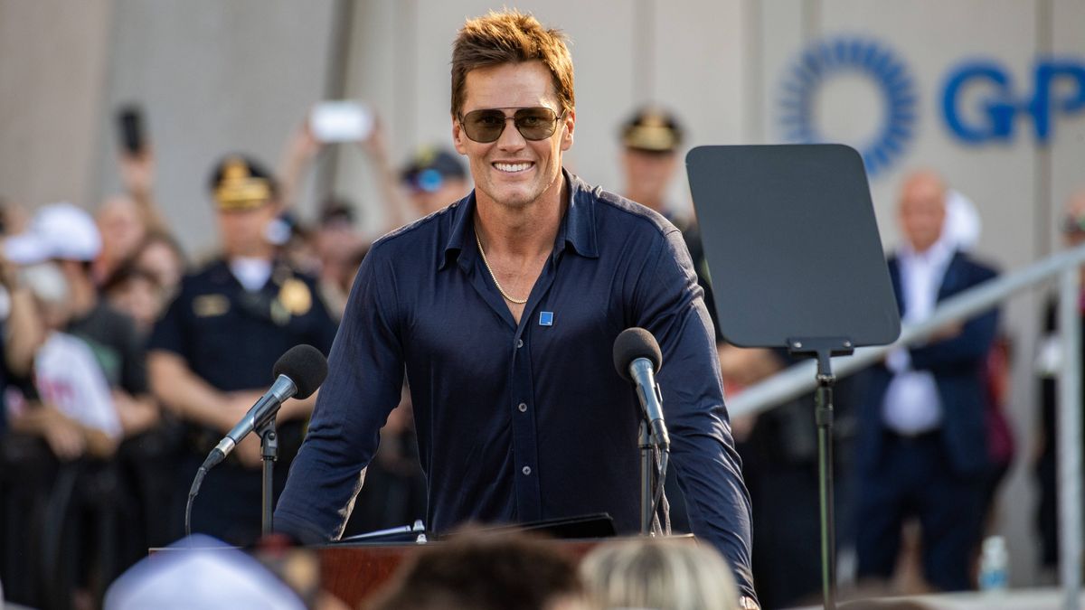 Tom brady arrives at his statue unveiling ceremony in Foxborough MASSACHUSETTS, UNITED STATES - AUGUST 8: Tom Brady speaks at his statue unveiling ceremony at Gillette Stadium in Foxborough, Massac...