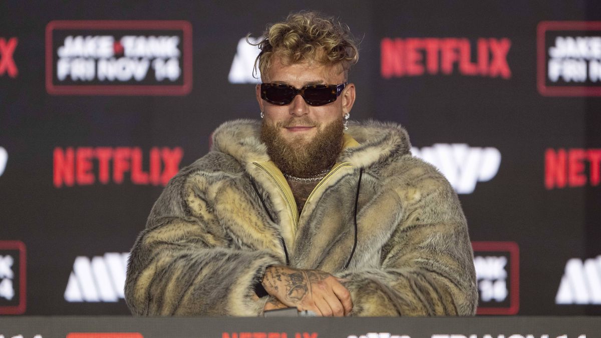 Jake Paul vs. Tank kickoff press conference, PK, Pressekonferenz in New York Jake Paul vs. Tank kickoff press conference in New York NEW YORK, UNITED STATES - SEPTEMBER 22: Jake Paul smiles during ...