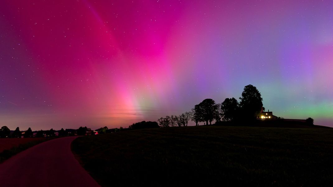 Bunte Lichter tanzen am Neujahrsabend über dem Himmel von Baden-Württemberg. (Symbolbild)