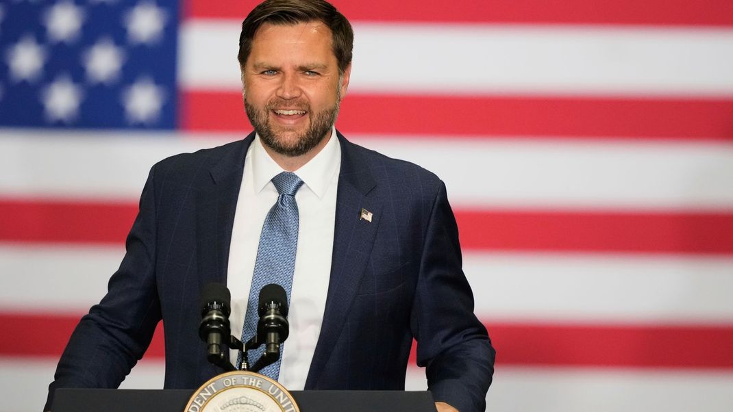 JD Vance deutet Bewegung Moskaus bei Friedensgesprächen an – doch Zweifel bleiben.