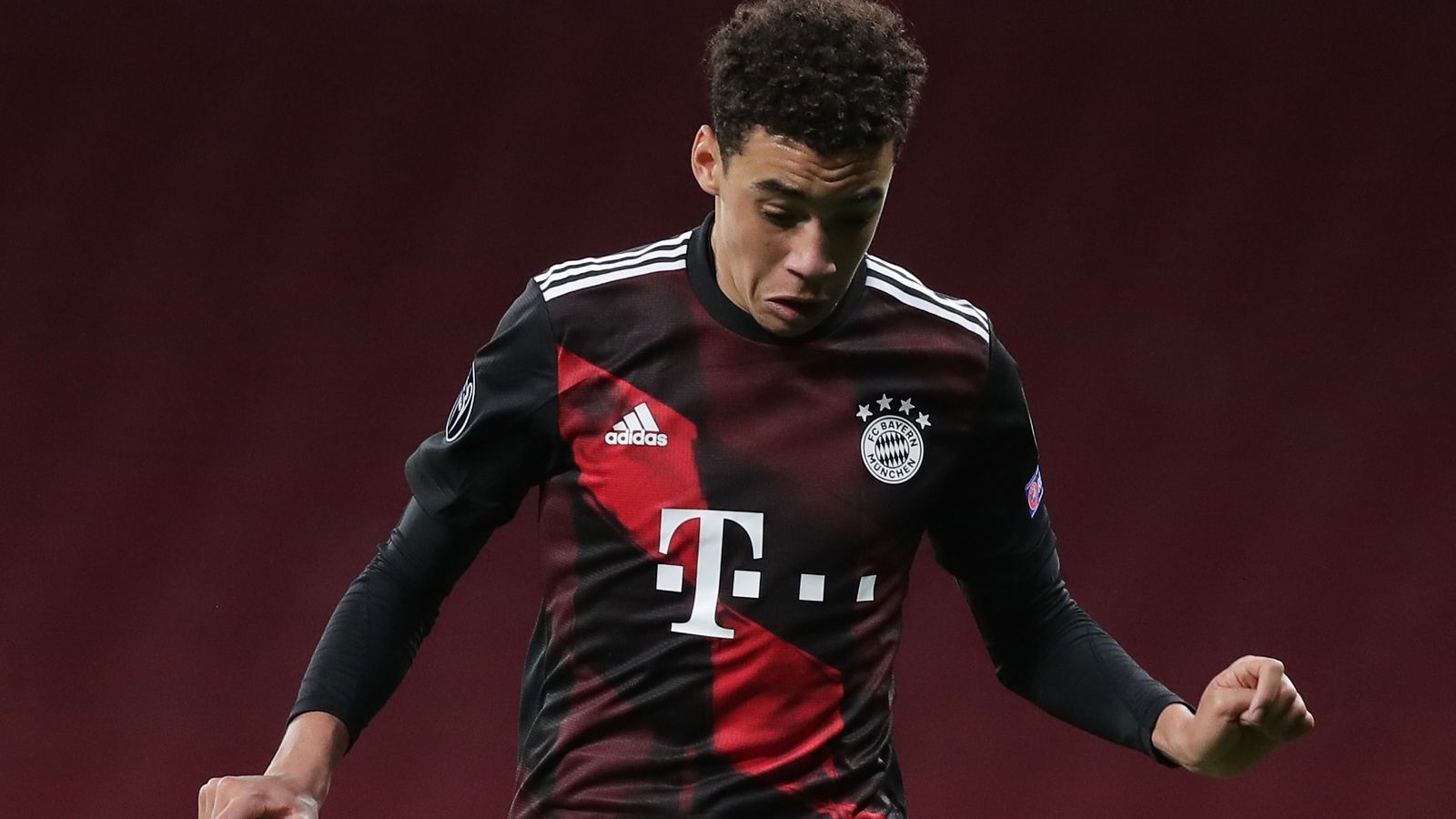 
                <strong>Jamal Musiala</strong><br>
                Wird in der 72. Minute für Goretzka eingewechselt und sorgt kurz darauf für den ersten Torschuss der Bayern in der 2. Halbzeit, als er einen Rückpass von Gnabry übers Tor befördert. ran-Note: 3
              