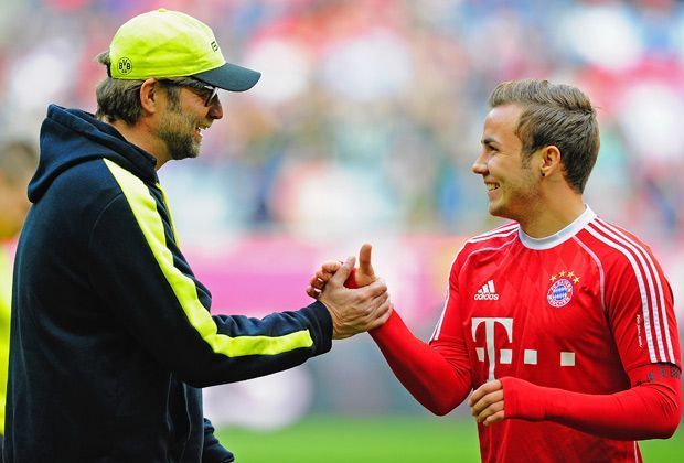 
                <strong>Freundschaftliches Wiedersehen</strong><br>
                Vor dem Prestigeduell zwischen dem FC Bayern München und Borussia Dortmund treffen sich zwei alte Weggefährten wieder: Jürgen Klopp scherzt mit Neu-Bayer Mario Götze.
              