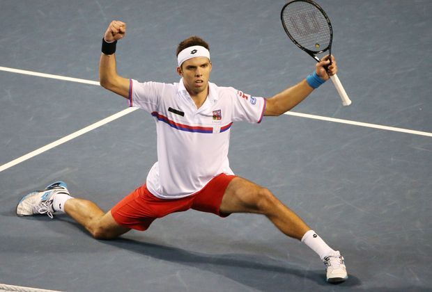 
                <strong>Tschechien: Jiri Vesely</strong><br>
                Vesely ist das jüngste Mitglied der tschechischen Mannschaft. Der 21-Jährige ist wahrscheinlich nur zur Vervollständigung des Kaders mit dabei. Bei den US Open verlor er gleich in der ersten Runde gegen Stan Wawrinka. In der Jahreswertung liegt er nur auf dem 59. Platz.
              