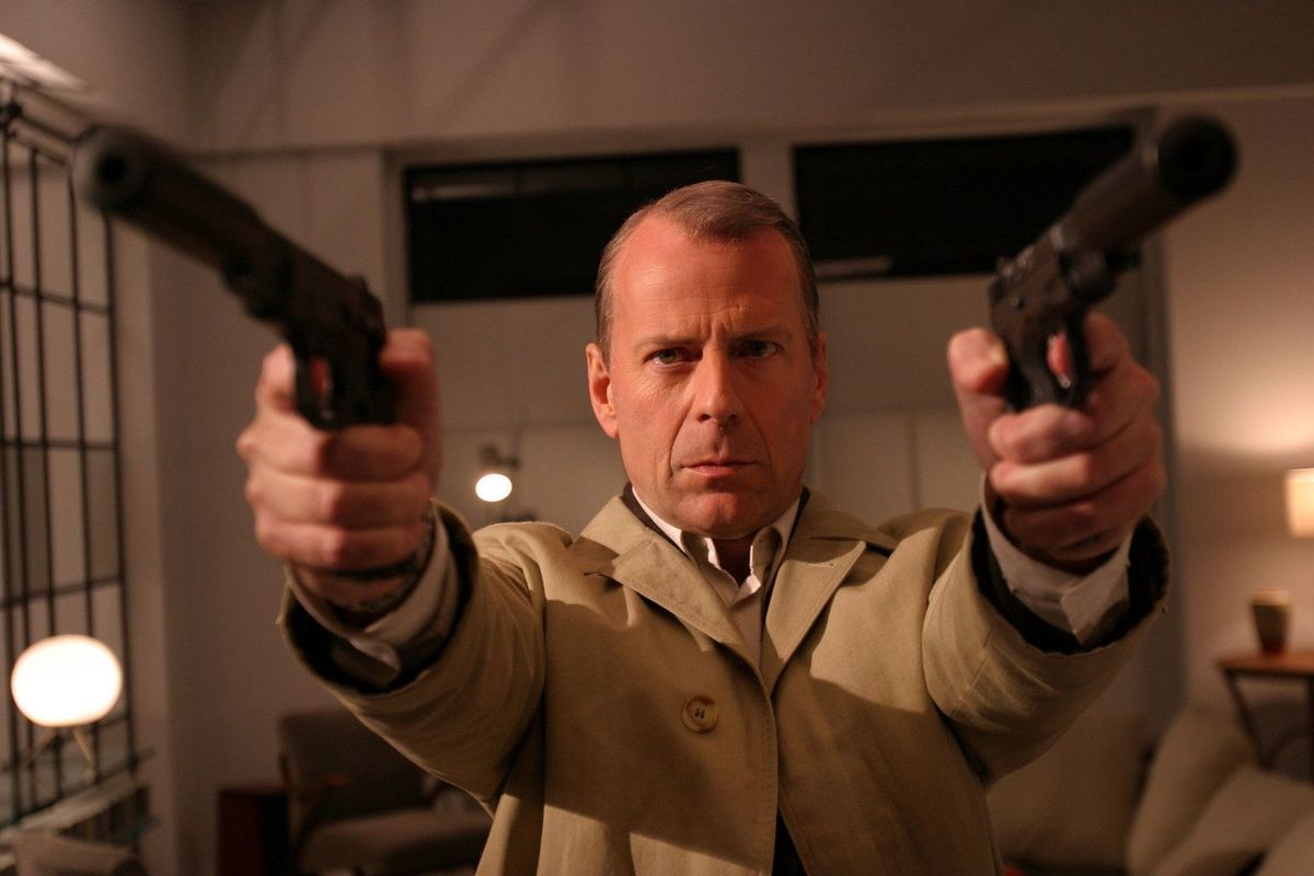 Der Killer Mr. Goodkat (Bruce Willis), der den Sohn von Gangsterboss "Der Rabbi" töten soll, verfolgt einen ganz eigenen Plan ...