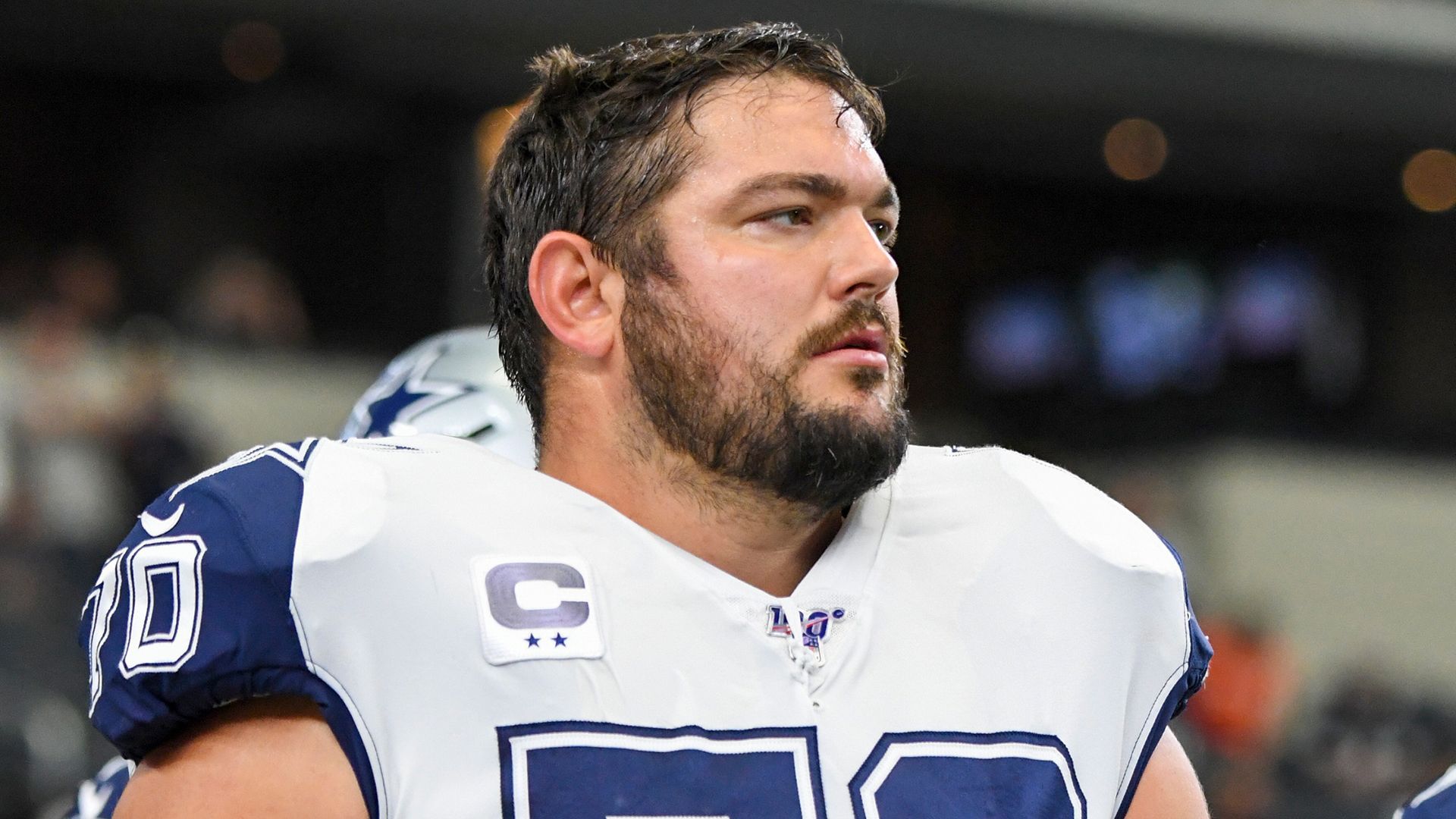 <b>Zack Martin (Dallas Cowboys)<br></b>Auch Cowboys-Star Zack Martin findet, dass er unterbezahlt ist - und bleibt deswegen vorerst vom Training fern. Eine nicht ganz unrealistische Einschätzung, wenn man bedenkt, dass der Guard es in neun NFL-Jahren achtmal in den Pro Bowl und sechsmal in das First All Pro Team geschafft hat. Dennoch bekommen andere Positionskollegen teilweise 6 Millionen Dollar mehr im Jahr als Martin.