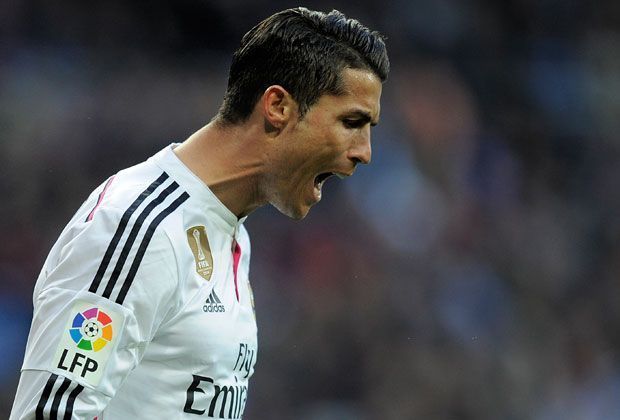 
                <strong>Bale vs. Ronaldo: Zoff der Königlichen</strong><br>
                Ronaldo schreit seinen Frust heraus. Bale wird die gesamte Partie über von den eigenen Fans ausgepfiffen. Schon im vorherigen Spiel schoss Bale, anstatt zum freien Benzema zu passen, eigensinnig aufs Tor. Trotz Tor und 3:0 Sieg ausgepfiffen werden, das gibt es wohl nur bei Real.
              