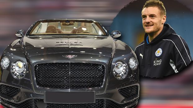 
                <strong>Jamie Vardy kauft sich einen Bentley</strong><br>
                Jamie Vardy feierte seine Vertragsverlängerung 2018 bei Leicester City mit einem neuen Luxusauto. Der Torjäger der "Foxes" kaufte sich einen Bentley Continental im Wert von rund 217.000 Euro.
              