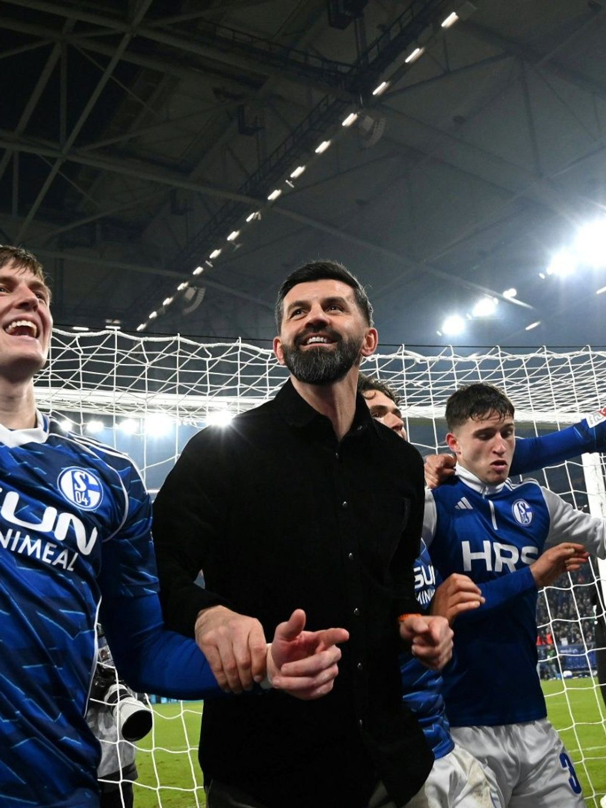 Muslic und Co. feiern vor der Kurve