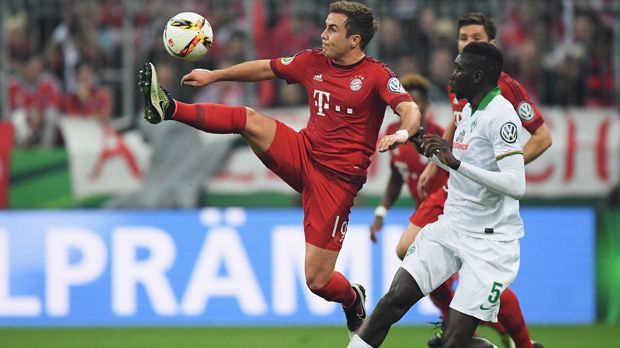 
                <strong>Mario Götze</strong><br>
                Mario Götze: Wirkt wie ein Fremdkörper im Bayern-Spiel. Dabei ist dem Weltmeister der Wille nicht abzusprechen. Macht zwar keine großen Fehler, aber es fehlt häufig das Glück. Mal rutscht er weg, mal werden seine Pässe und Schüsse im letzten Moment abgeblockt. Wird nach einer Stunde ausgewechselt. ran-Note: 5.
              