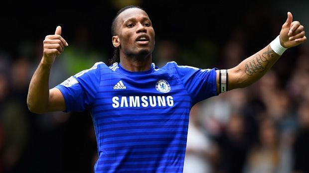 
                <strong>Sturm: Didier Drogba</strong><br>
                Sturm: Didier Drogba. Lange Jahre spielte der Ivorer an der Seite von Lampard, der folgendes Fazit zieht: "Vielleicht der beste Spieler, mit dem ich zusammenspielen durfte. Ein großer Charakter."
              