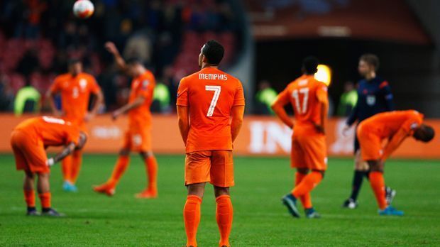 
                <strong>2016 Niederlande</strong><br>
                Die Niederlande, als Dritter der WM 2014 in die Quali gestartet, verpasst als Gruppenvierter die Teilnahme an der EM 2016 in Frankreich. Doch allein stehen die Niederländer nicht da: In den Qualifikationen zu WM und EM sind schon andere große Fußball-Nationen gestrauchelt, auch Deutschland. Ein Überblick ...
              