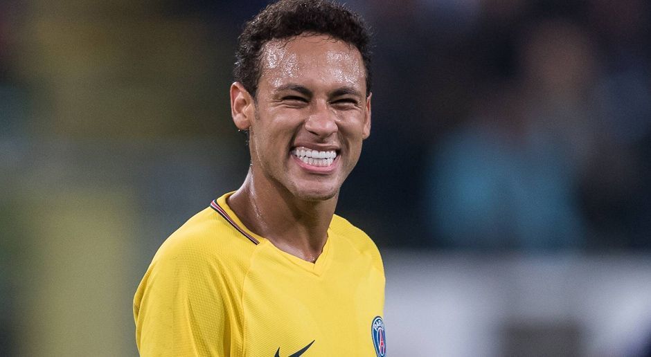 
                <strong>Neymar Privilegien</strong><br>
                Die Personalie Neymar bei Paris St. Germain bleibt umstritten. Laut der französischen Tageszeitung "Le Parisien" hat sich der Brasilianer fünf Privilegien in seinen Vertrag schreiben lassen. ran.de listet sie auf.
              
