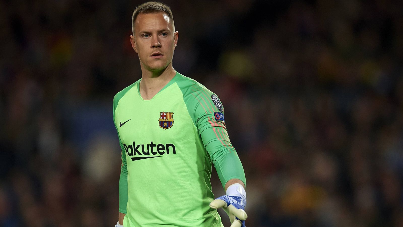 
                <strong>Ter Stegen verpasst das Finale</strong><br>
                Das Finale findet ohne einen Deutschen statt, denn Barca-Keeper Marc-Andre ter Stegen wird das Spiel wegen einer Knieverletzung verpassen. Allerdings gab Ernesto Valverde im Pokalwettbewerb ohnehin zumeist Ersatztorhüter Jasper Cillessen den Vorzug. Ter Stegen absolvierte nur zwei Saison-Spiele in der Copa.                         
              