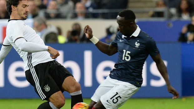 
                <strong>Bacary Sagna</strong><br>
                Bacary Sagna: Der Rechtsverteidiger spielte eine alles in allem unauffällige Partie. Offensiv schaltete sich Sagna selten ein, defensiv solide, ab und an mit einigen Problemen. ran-Note: 4.
              