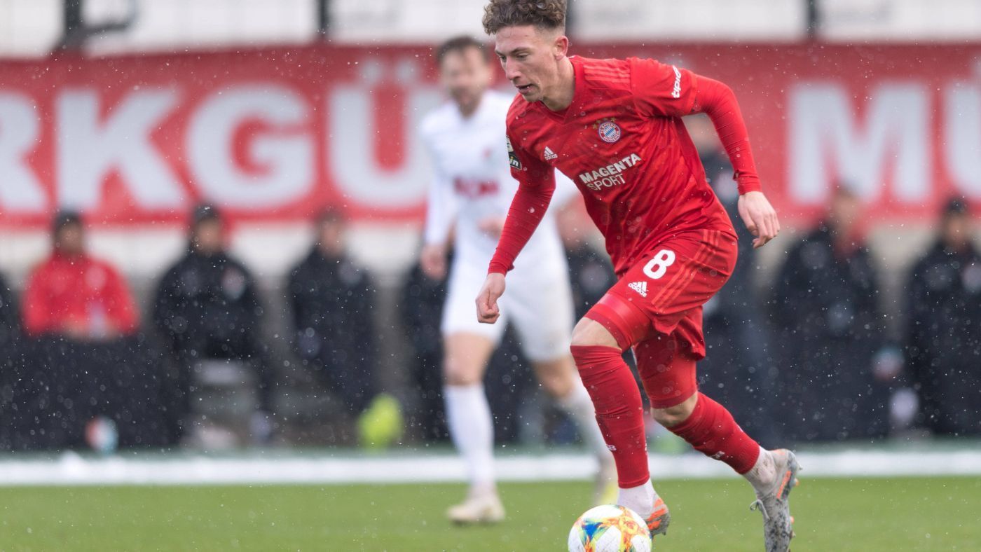 
                <strong>Jannik Rochelt</strong><br>
                Freudige Nachricht für den Linksaußen! Mit Elversberg steigt Rochelt auf, darf sich kommende Saison in der 2. Bundesliga zeigen.
              