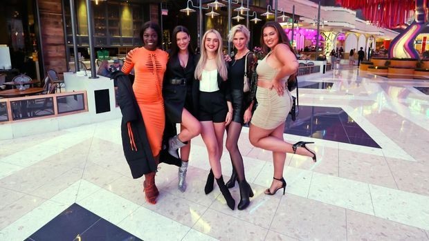Olivia, Ida, Anna-Maria, Nicole und Vivien freuen sich auf eine wilde Partynacht mit Heidi Klum in Las Vegas.